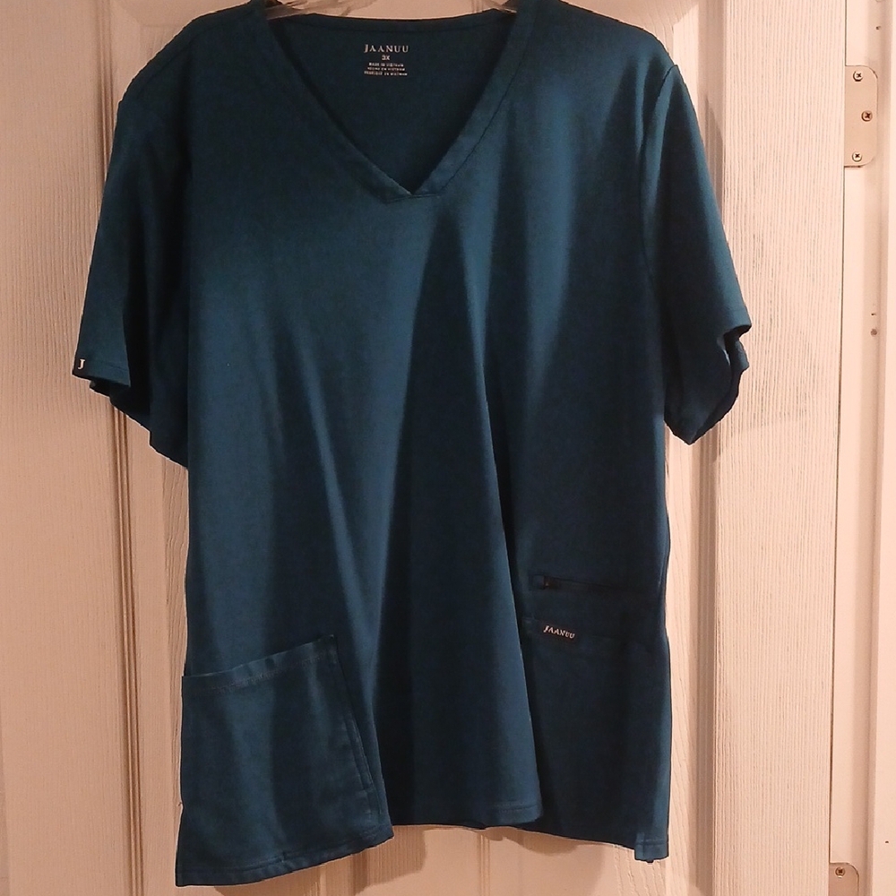 Jaanuu Women's Blue/Green Scrub Top